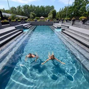 & Wellness Zuiver فندق